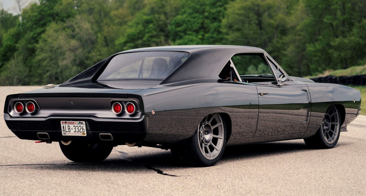 This is ‘Hellucination’.. A 1000 hp ’68 Dodge Charger by Speedkore
