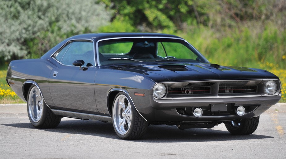 This 1970 Plymouth Cuda “Venom” Packs a 488ci Viper V10 with over 500 hp