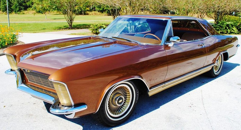 A 1965 Fully Restored Buick Riviera with 325 hp 6.6 L V8